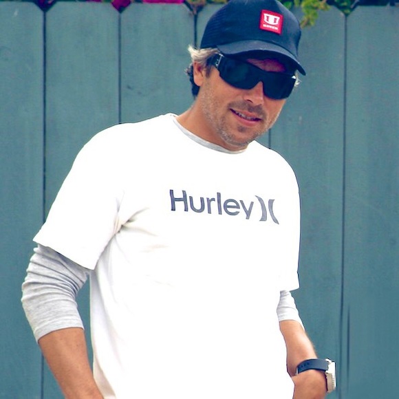 Meet your Posher, Tom ✌🏼 - Picture 3 of 4